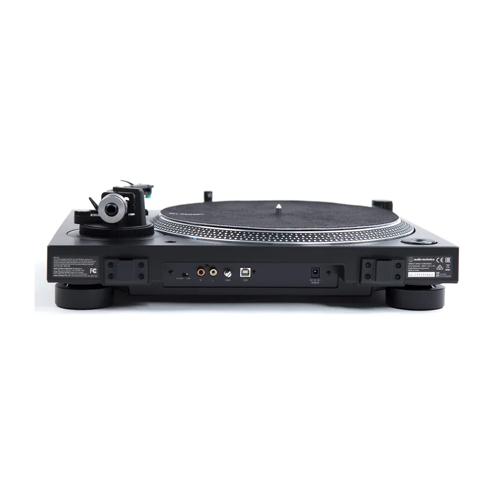 Parte trasera del giradiscos Audio-Technica AT-LP120: RCA, USB y tierra