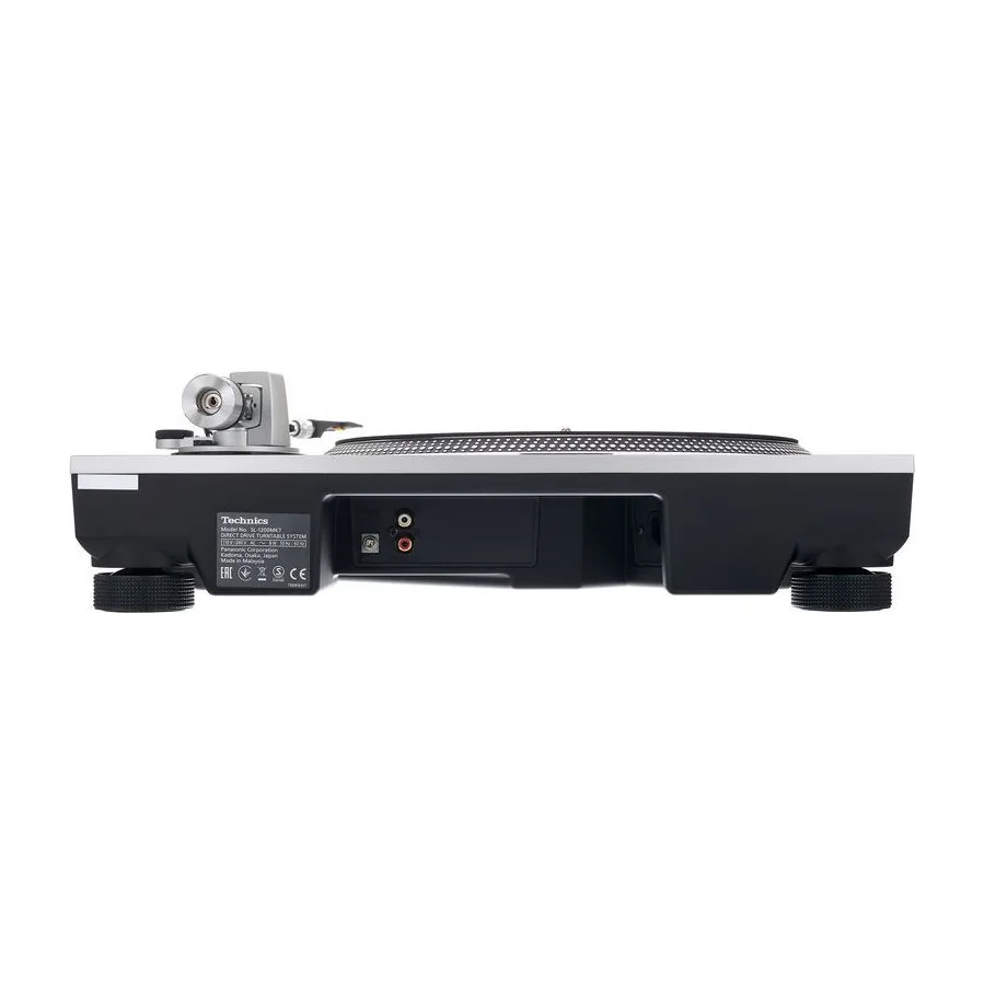 Parte trasera del giradiscos Technics SL-1200: RCA y toma de tierra