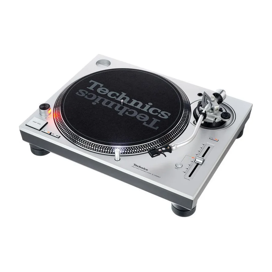 Alquiler de giradiscos Technics SL-1200 en Madrid